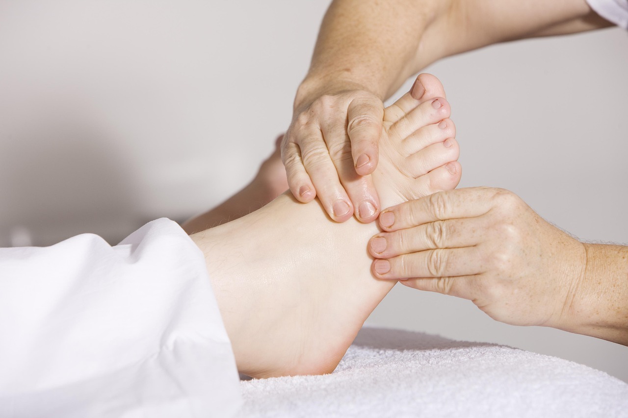 Soins pieds maison : astuces essentielles pour chouchouter vos pieds au quotidien