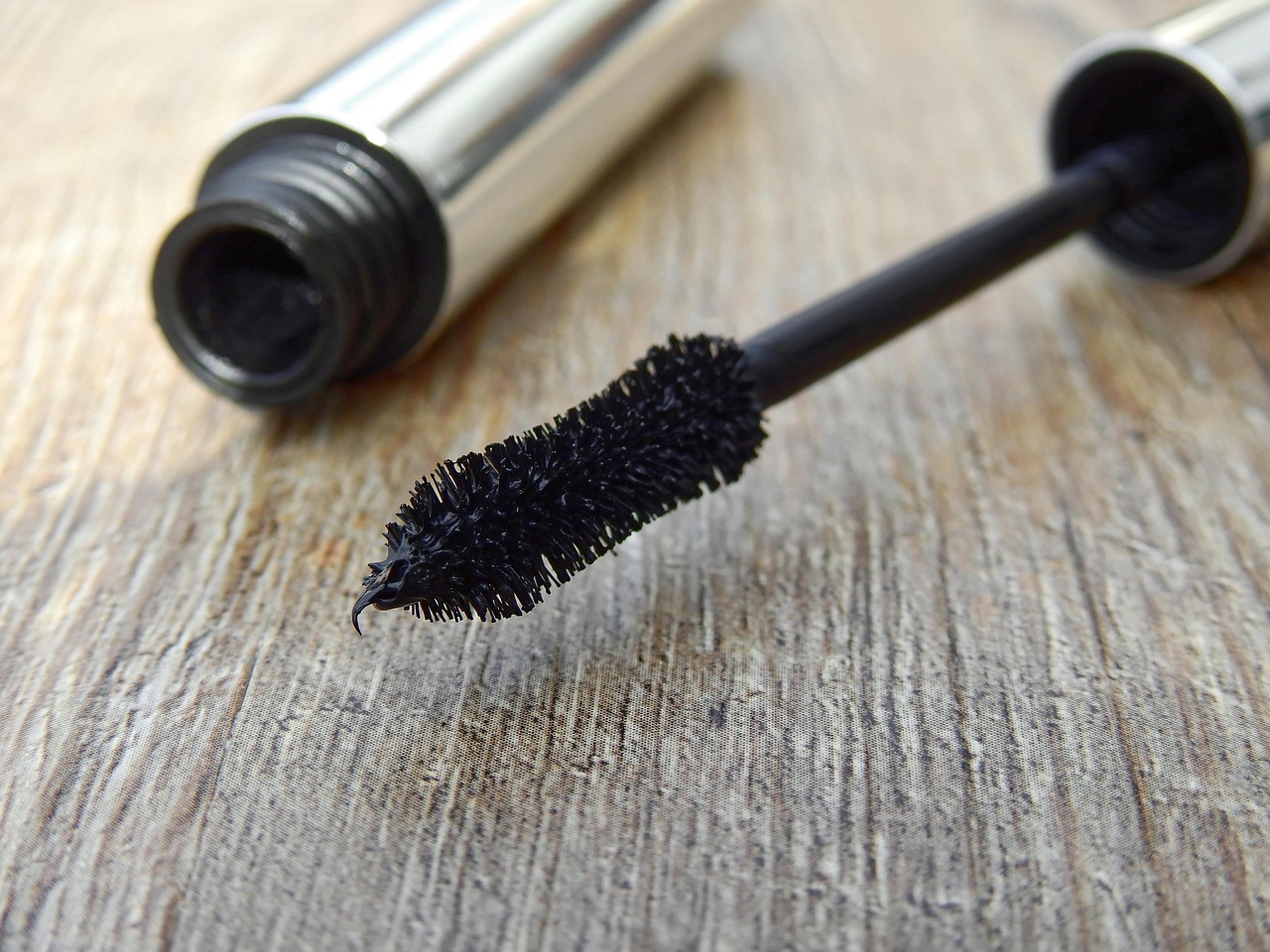 découvrez notre sélection de mascaras pour un regard intense et des cils parfaitement volumisés. trouvez le mascara idéal pour sublimer votre beauté naturelle.
