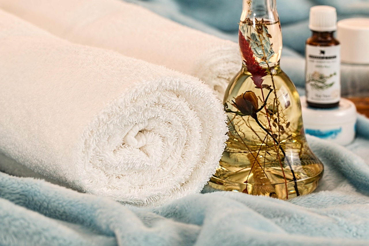 découvrez les indispensables du maquillage d'hiver pour une peau éclatante et protégée tout au long de la saison froide. astuces, produits et conseils beauté.